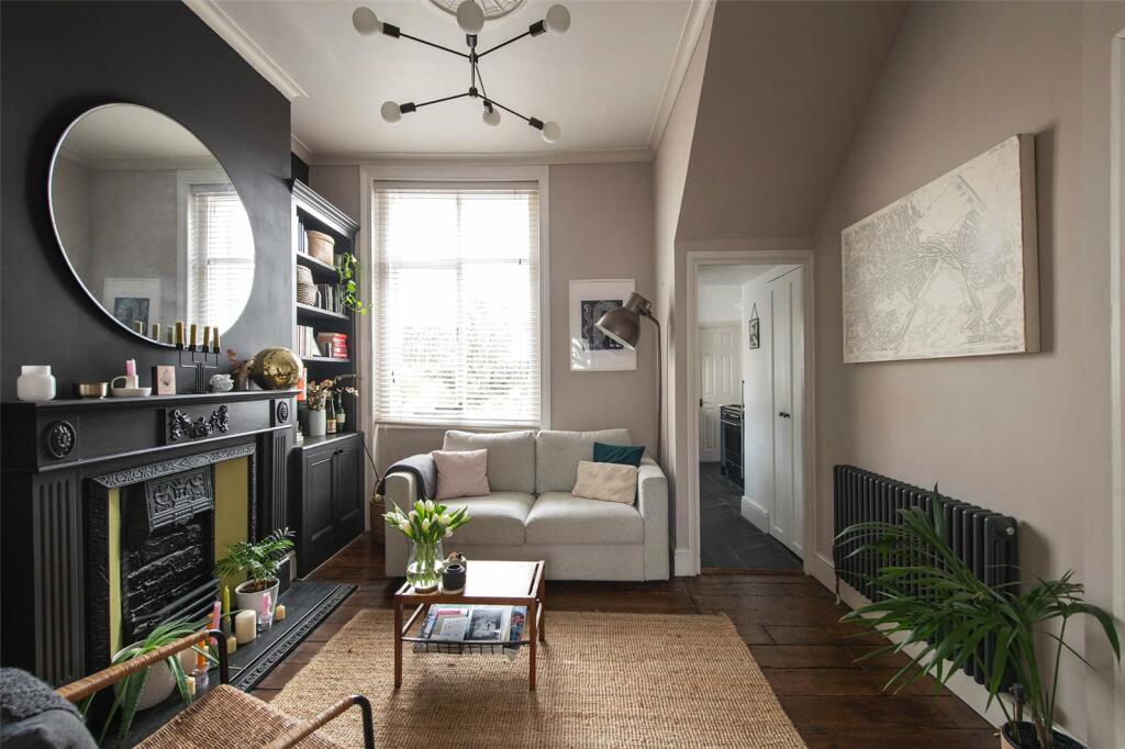 1 bedroom apartment for sale in Tredegar Road, Bow, London, E3