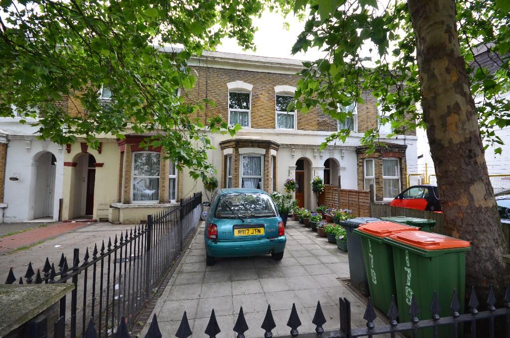 Main image of property: LEYTONSTONE ROAD, London, E15