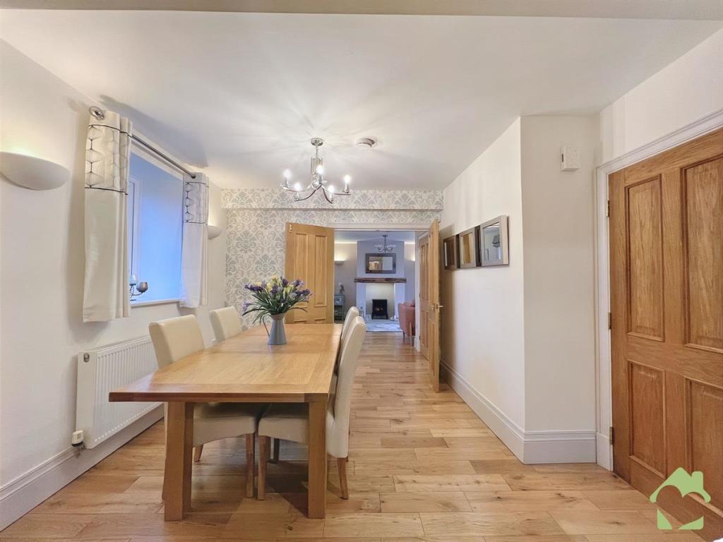 3 bedroom detached house for sale in Roe Barns, Catterall Lane