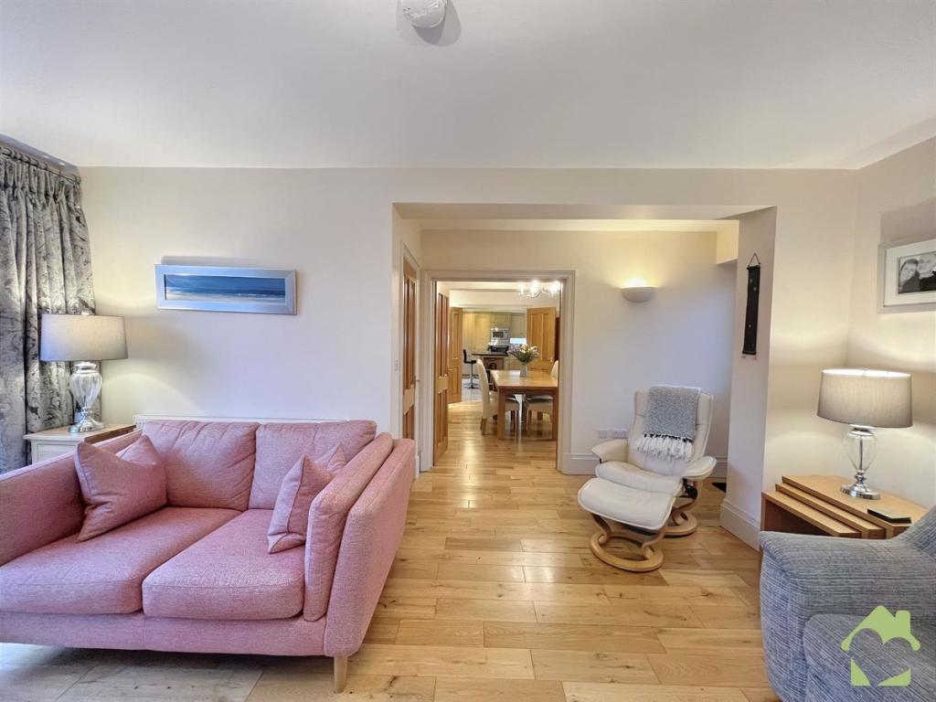 3 bedroom detached house for sale in Roe Barns, Catterall Lane