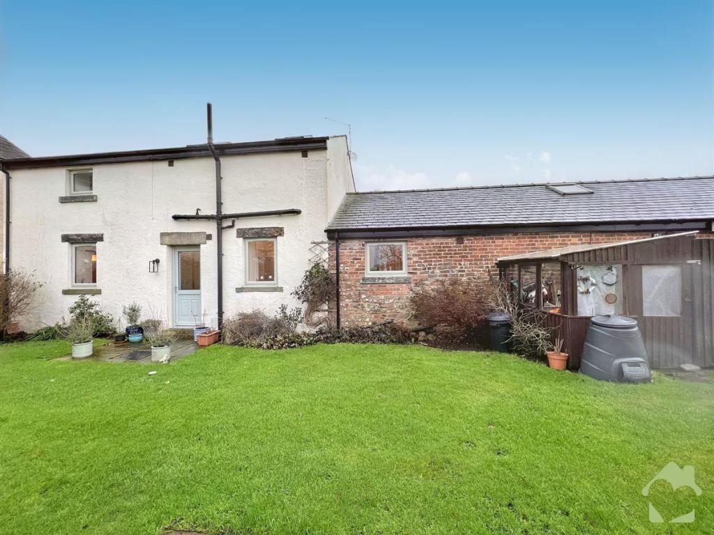 3 bedroom detached house for sale in Roe Barns, Catterall Lane