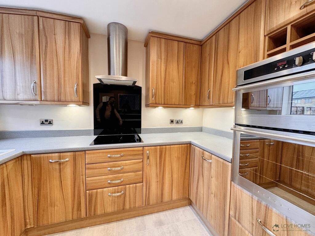 Additional property image - Simonbury Close, Bury