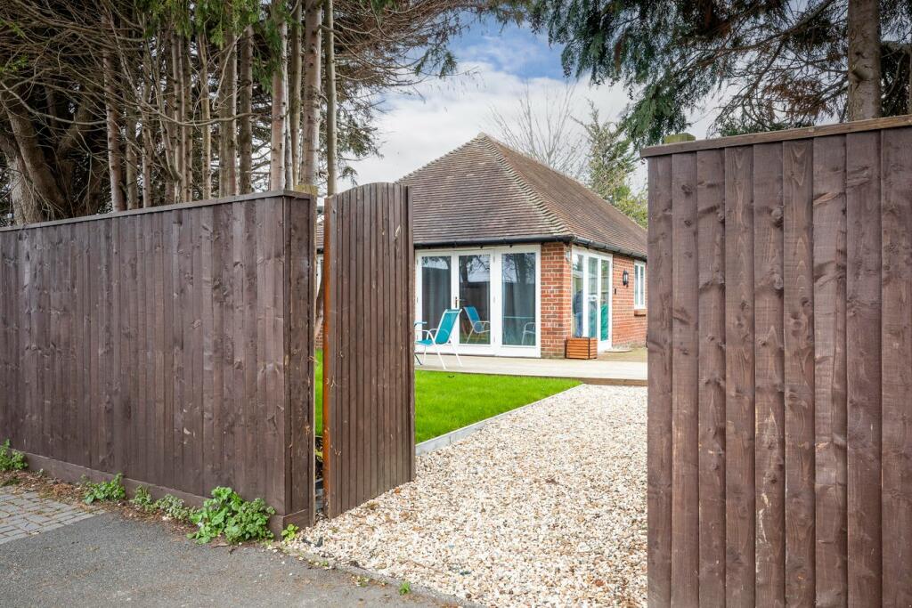 Additional property image - Old Rectory Mews, Poole, BH15