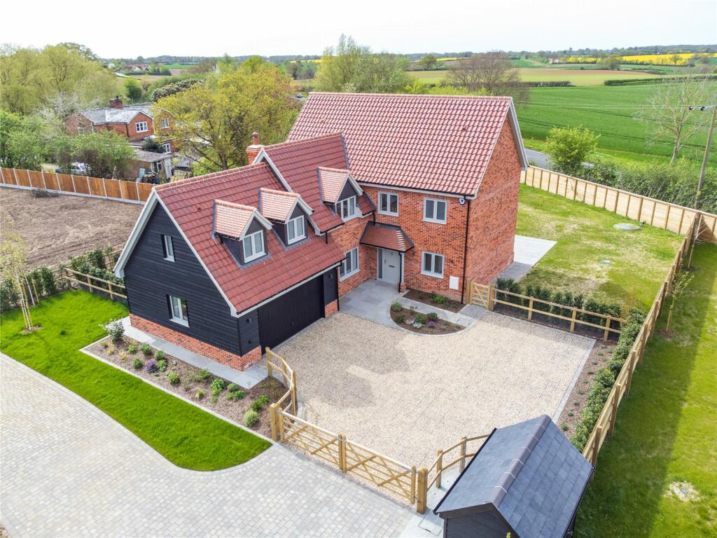 4 bedroom detached house for sale in Coram Street, Hadleigh, Suffolk, IP7