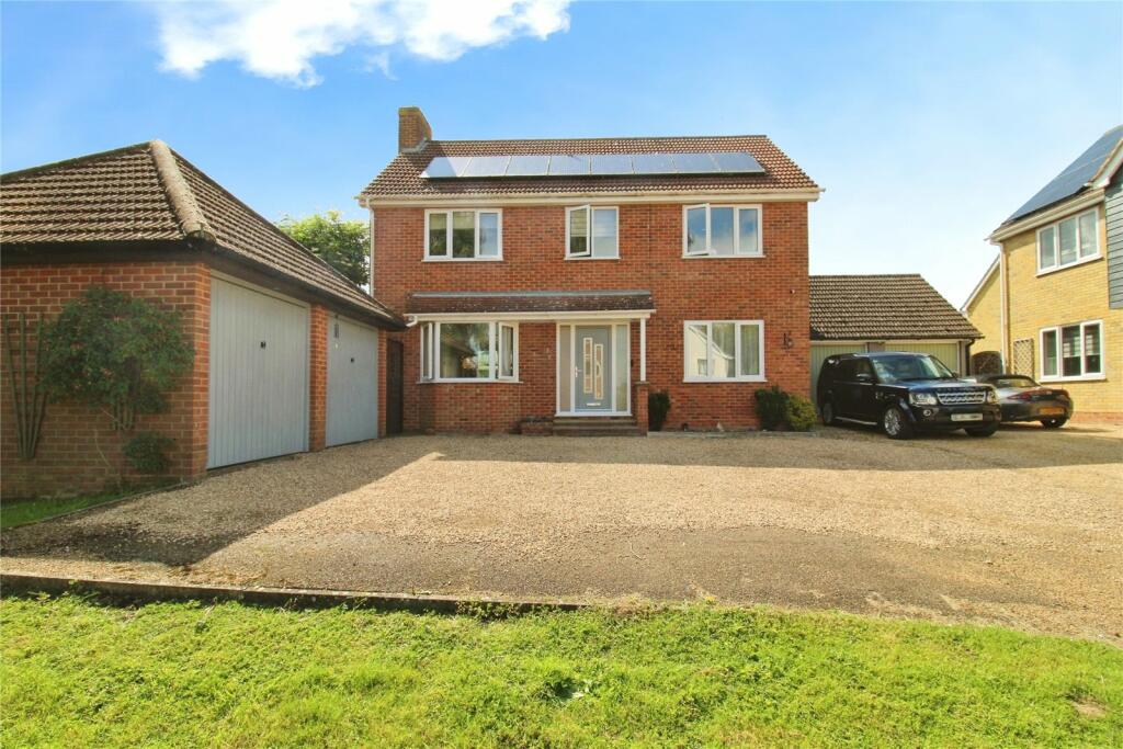 4 bedroom detached house for sale in Long Pastures, Glemsford, Sudbury