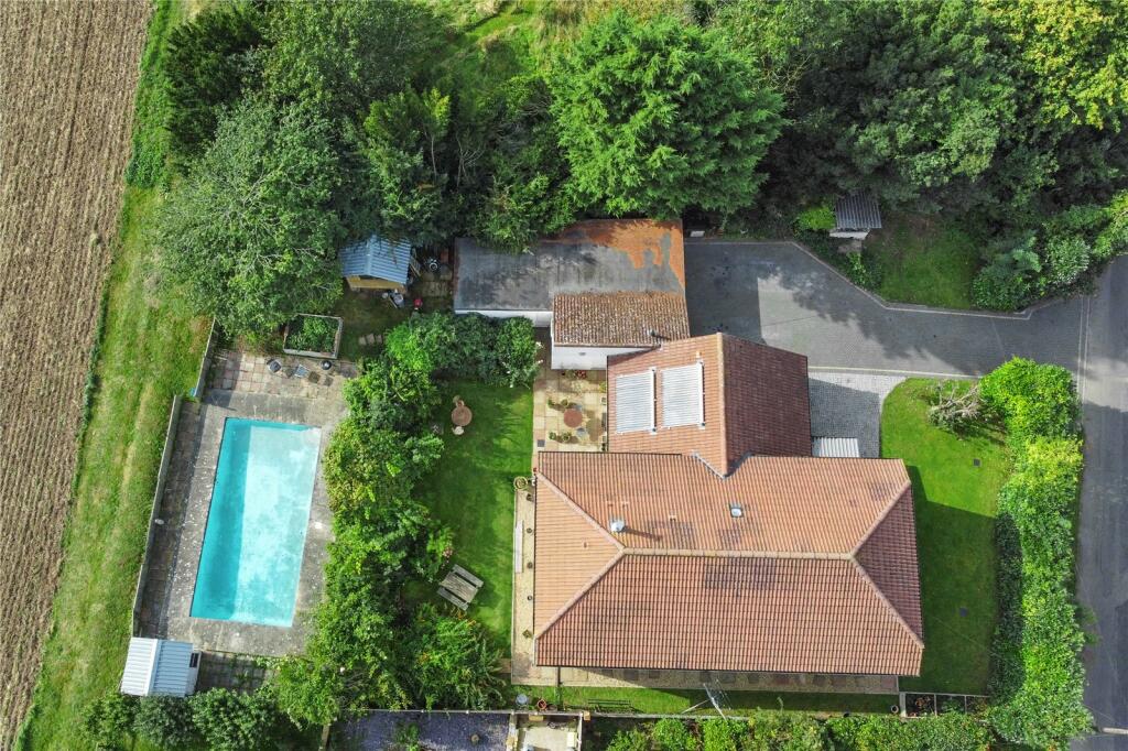 5 bedroom detached house for sale in Alphamstone Road, Lamarsh, Bures