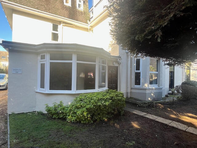 Main image of property: Cresta Court, Crescent Road, Bournemouth, BH2 5SS