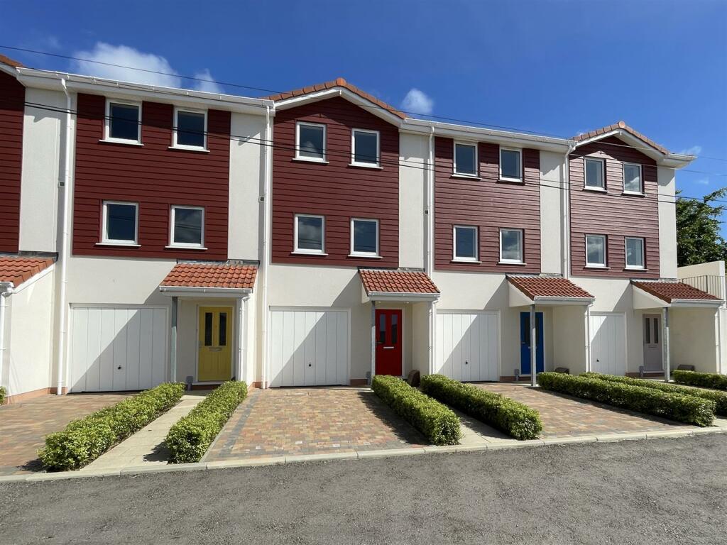 3 bedroom terraced house for sale in Sound View, 1416 Channel Park