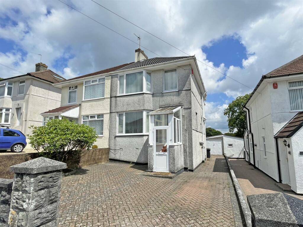 3 bedroom semidetached house for sale in Dunstone Road, Higher St