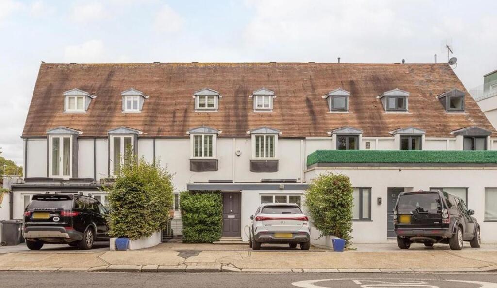 Main image of property: Broomhouse Lane, Fulham, London, SW6