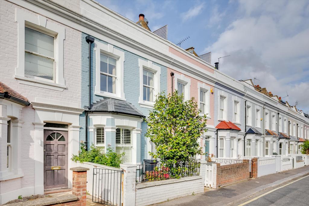 4 bedroom terraced house for sale in Novello Street, Fulham, London, SW6