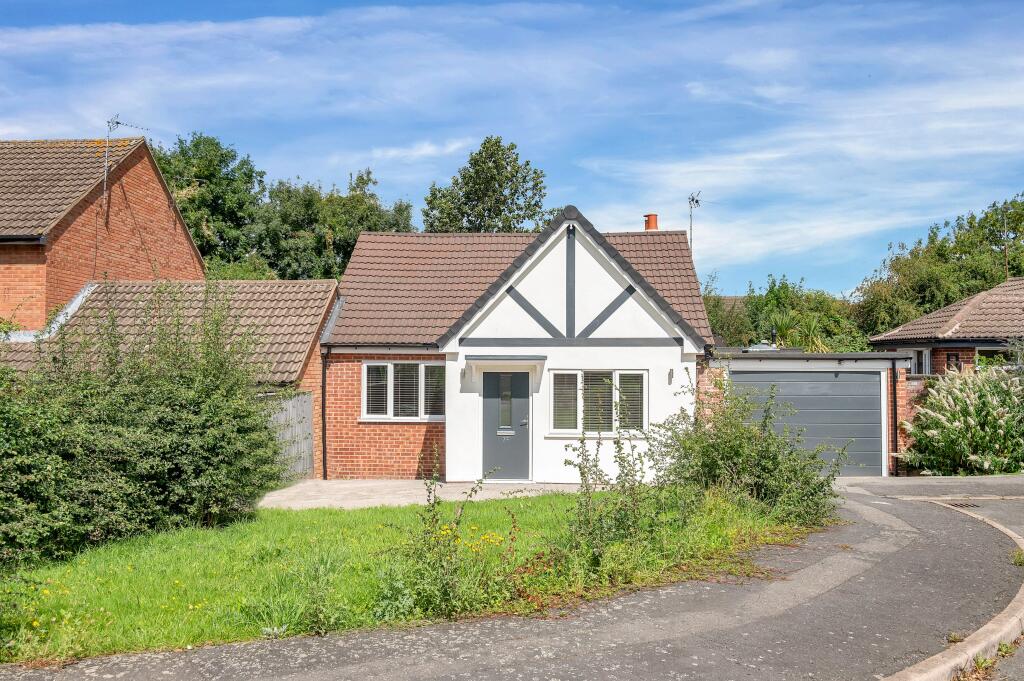 3 bedroom detached bungalow for sale in Kestrel Road, Melton Mowbray, LE13