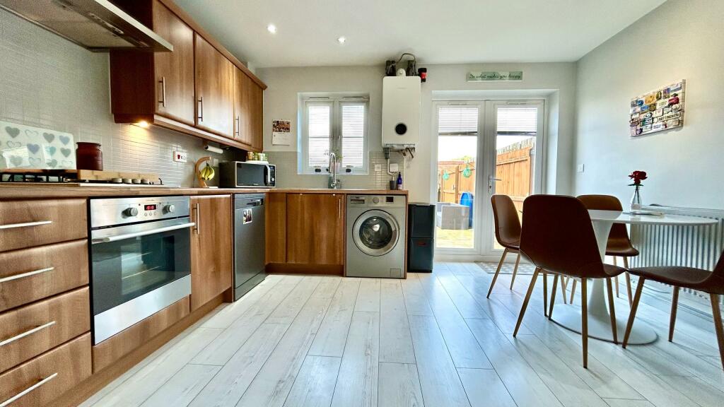 4 bedroom semidetached house for sale in Versatile Home at Hartington