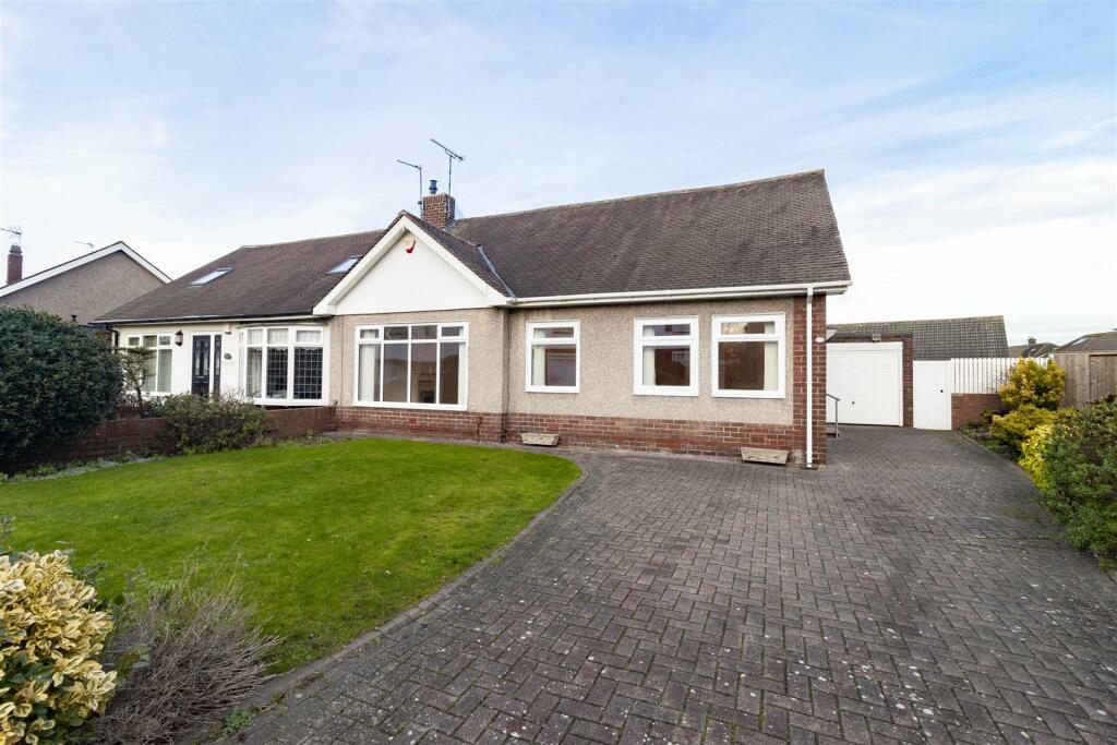 3 bedroom semidetached bungalow for sale in Millview Drive, Tynemouth