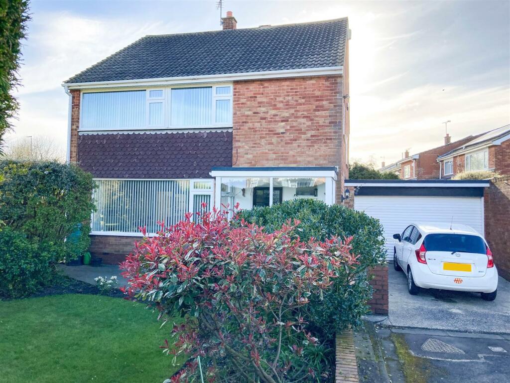 4 bedroom detached house for sale in Wenlock Drive, Preston Grange