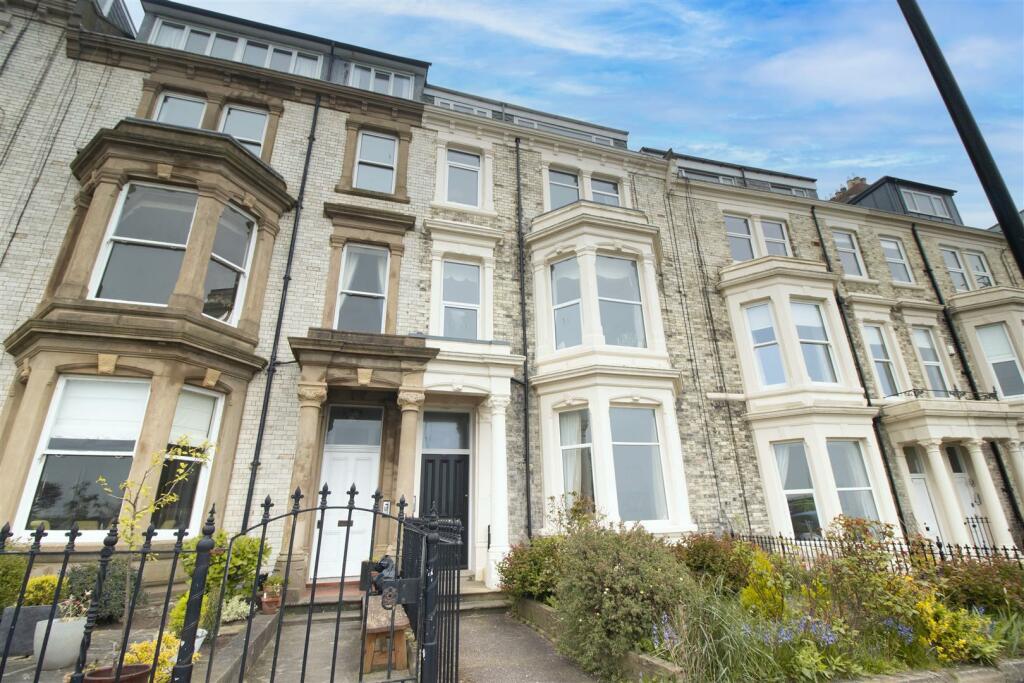 2 bedroom apartment for sale in Percy Gardens, Tynemouth, NE30