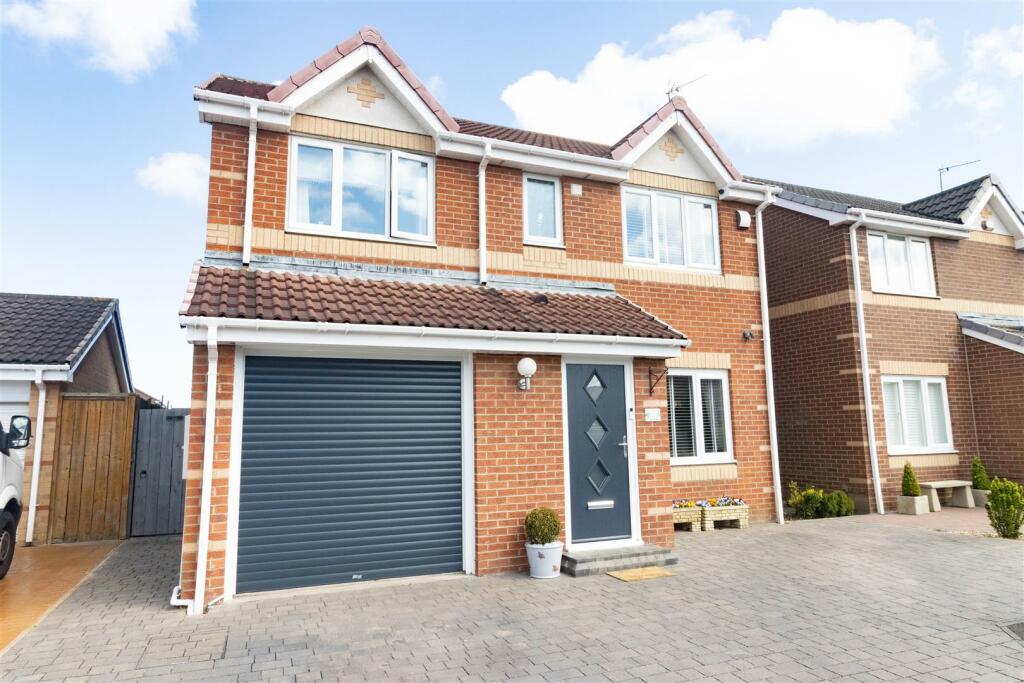 4 bedroom detached house for sale in Abbots Way, North Shields, NE29