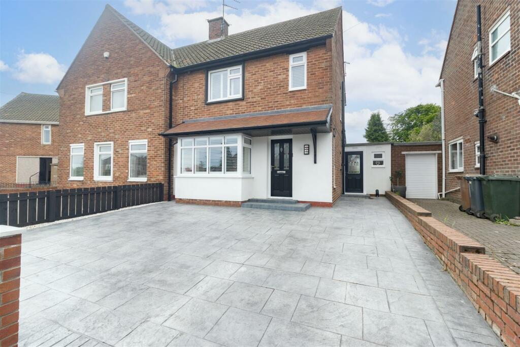 2 bedroom semidetached house for sale in Hartington Road, Marden