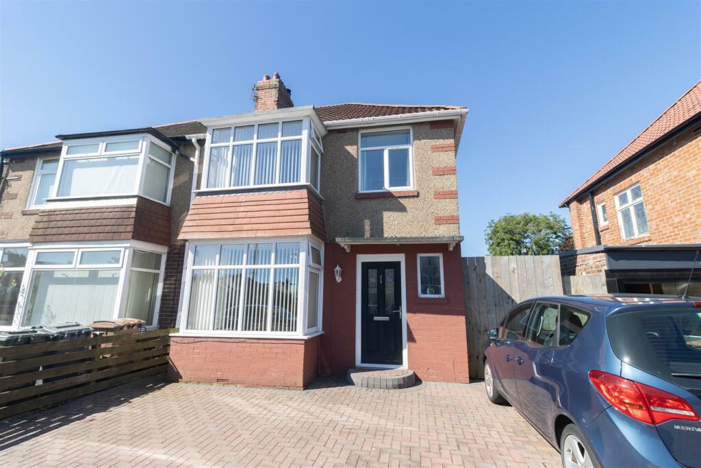 3 bedroom semidetached house for sale in Monks Road, Whitley Bay, NE25