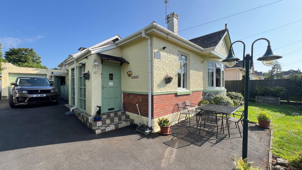 Main image of property: Jacks Lane, Torquay, TQ2 8QX