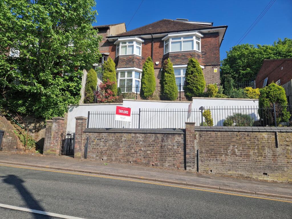Main image of property: Hitchin Road, Luton, LU2