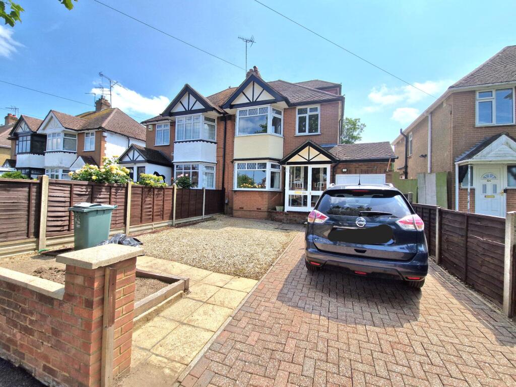 Main image of property: Jeans Way, Dunstable LU5 4PW