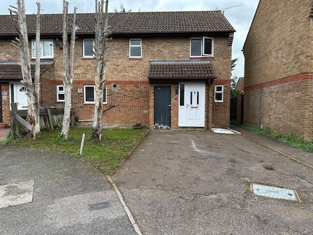 Main image of property: Runham Close, Luton, LU4 0HA