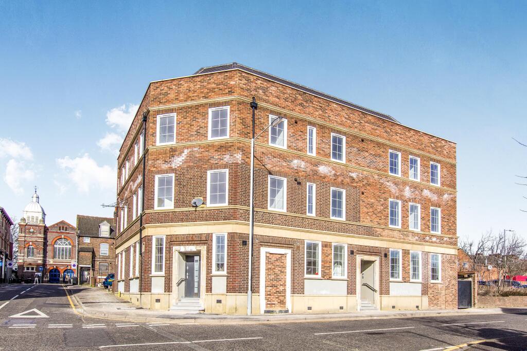 Main image of property: Duke Street, Luton, LU2 0HH