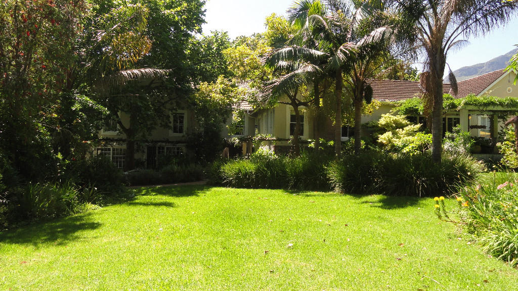 7 bedroom guest house for sale in Somerset West, Western Cape, South Africa