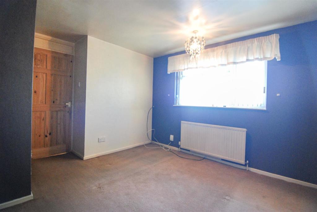 3 bedroom terraced house for sale in Wiltshire Avenue, Denaby Main