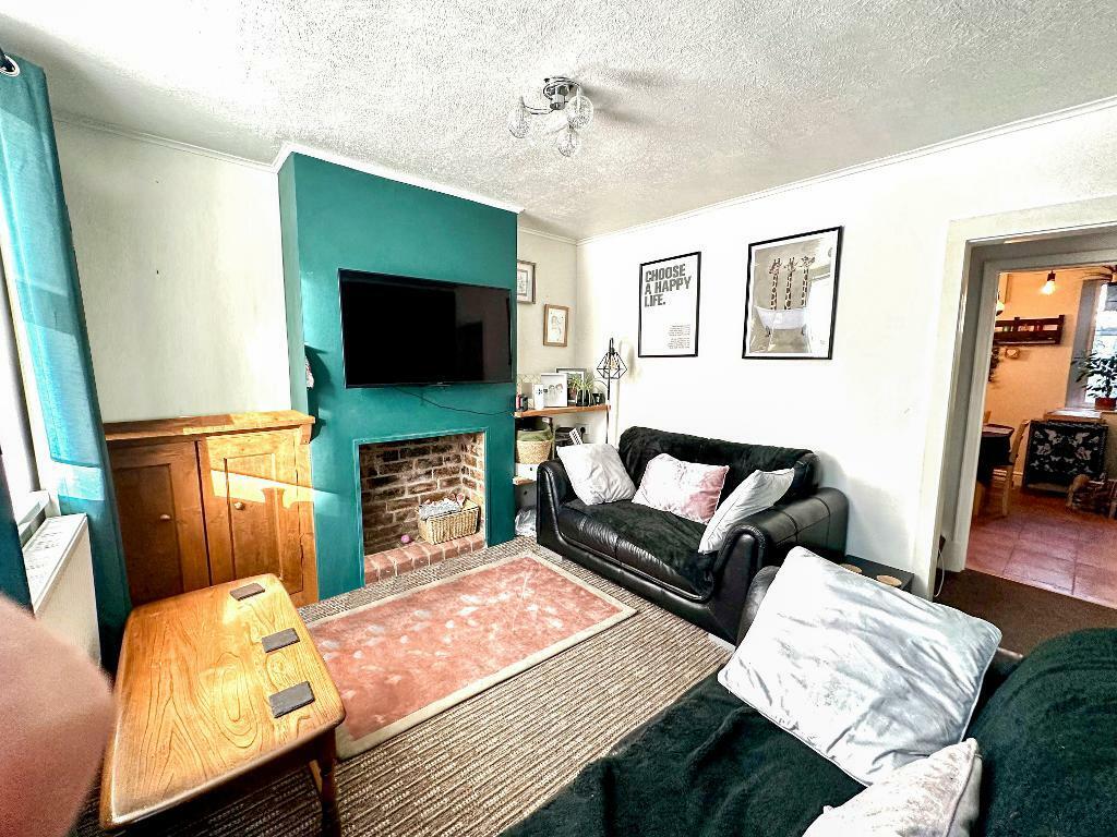 2 bedroom end of terrace house for sale in King Street, Desborough