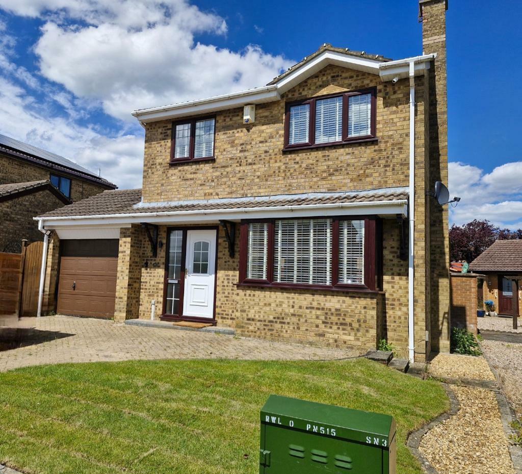 3 bedroom detached house for rent in Manor Road, Rothwell, Kettering