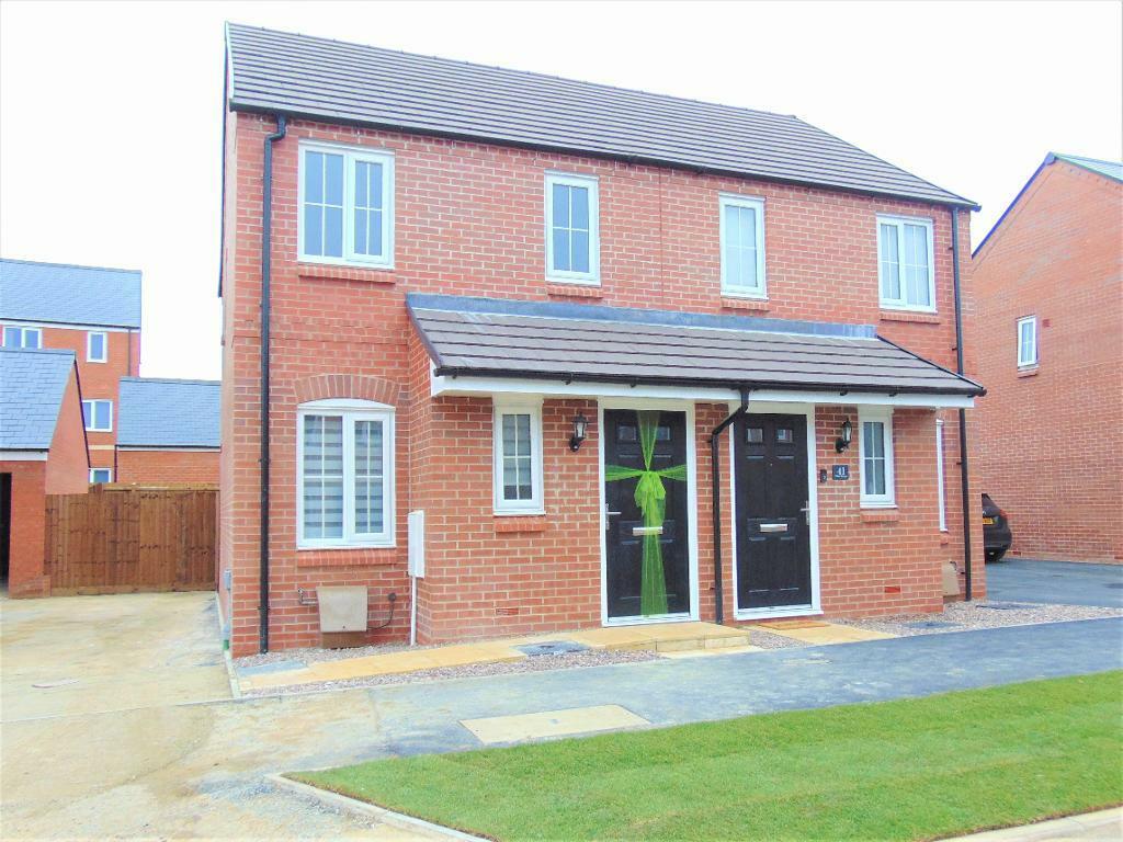 2 bedroom semidetached house for rent in Otter Street, Rothwell