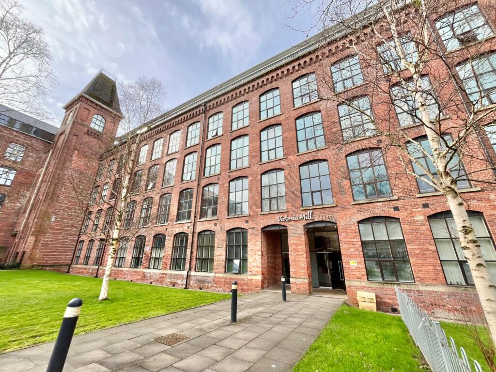 3 bedroom flat for sale in Houldsworth Street, Reddish, Stockport, SK5