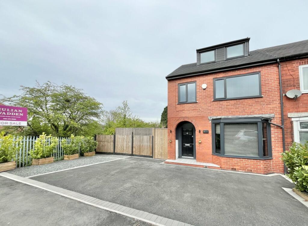 3 bedroom semidetached house for sale in Windmill Lane, Reddish