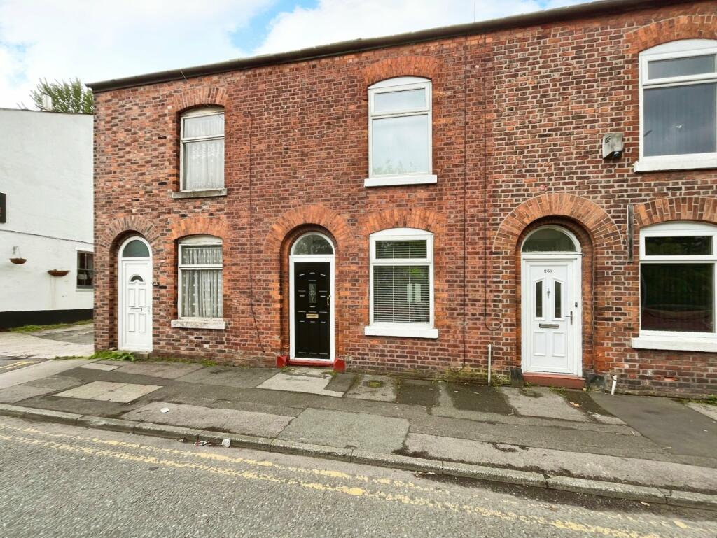 2 bedroom terraced house for sale in Newbridge Lane, Stockport (Vernon