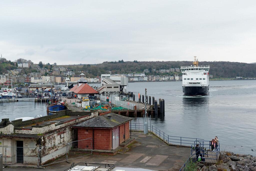 4 bedroom flat for sale in Flat 1, Parkview 74A Ardbeg Road, Rothesay