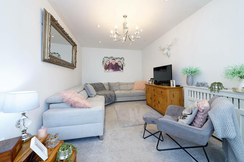 2 bedroom flat for sale in 3B Main Street, Coatbridge, ML5 3AJ, ML5