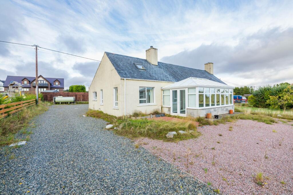 4 bedroom detached house for sale in Rhu View 66 Newmarket, Isle Of