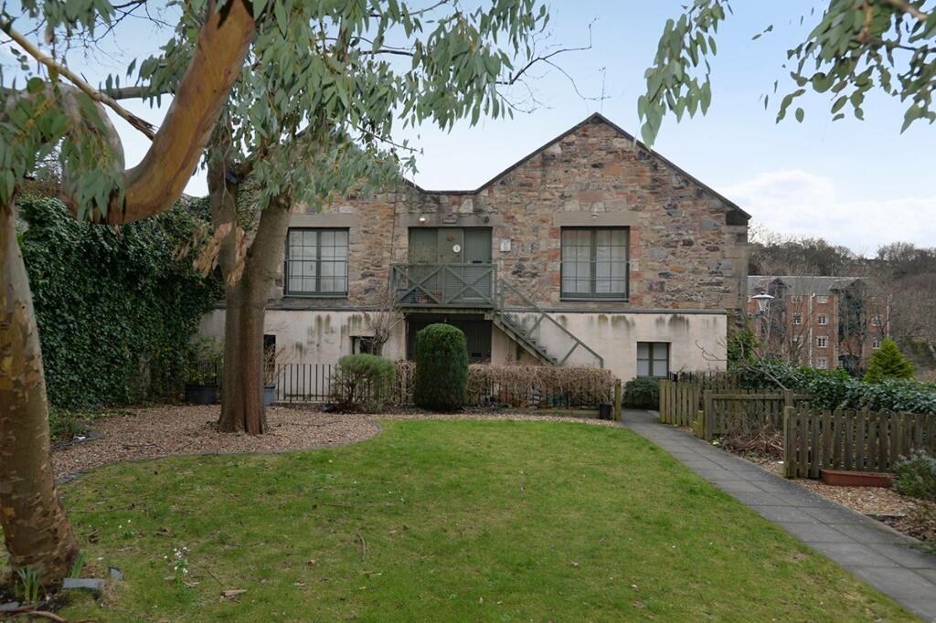2 bedroom flat for sale in 12 Campbells Close, Edinburgh, EH8 8JJ, EH8
