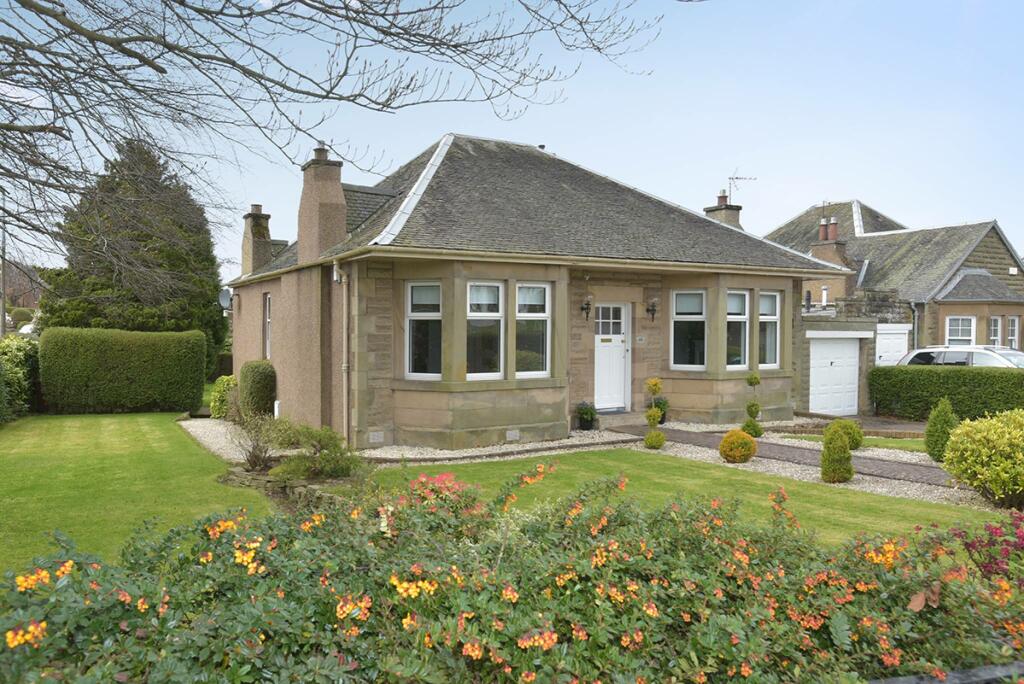 4 bedroom bungalow for sale in 68 Buckstone Terrace, Edinburgh, EH10 6RQ, EH10