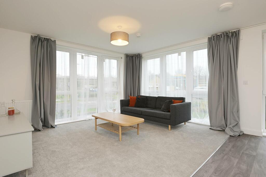 Main image of property: Flat 1,8 Cunningham Square, Portobello, Edinburgh, EH15 1BF