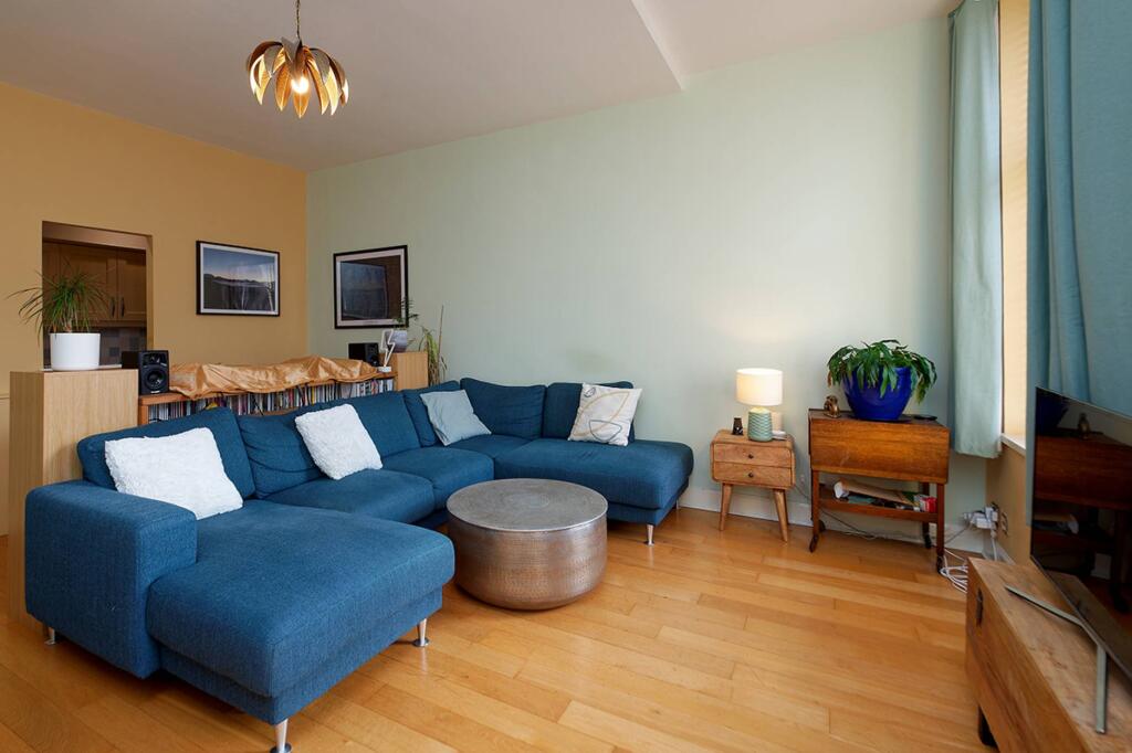 Main image of property: Flat 3/4, 70 Miller Street, Merchant City, Glasgow, G1 1DT