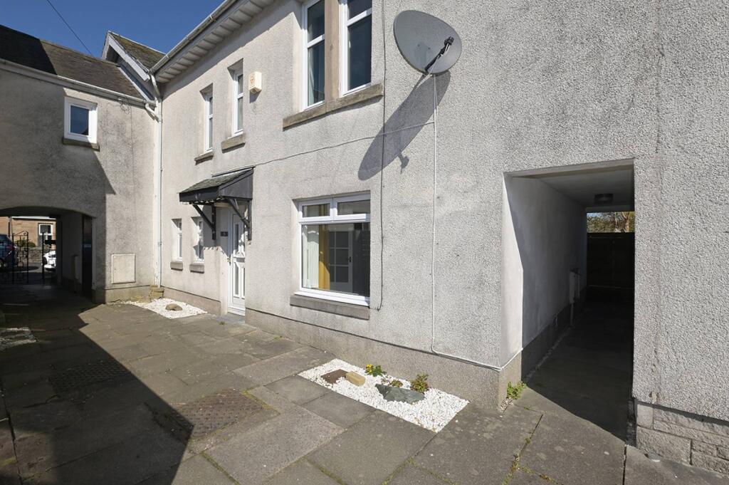 Main image of property: 5 Rowan Court, Bannockburn, FK7 8HT