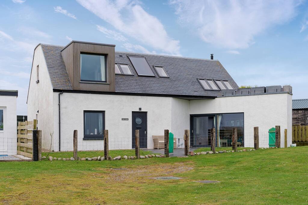 Main image of property: Links Cottage Scarinish, Isle of Tiree, PA77 6UH