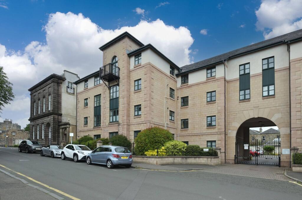 Main image of property: 22/10 South Gray Street, The Grange, Edinburgh, EH9 1TE