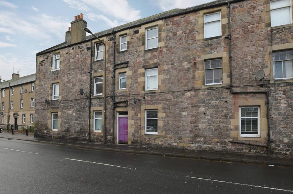 Main image of property: 3B Newbigging, Musselburgh, EH21 7AJ