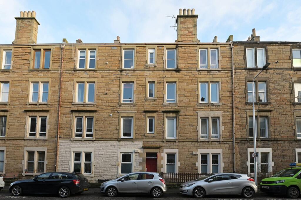 Main image of property: PF1 9 Dalgety Avenue, Edinburgh, EH7 5UF