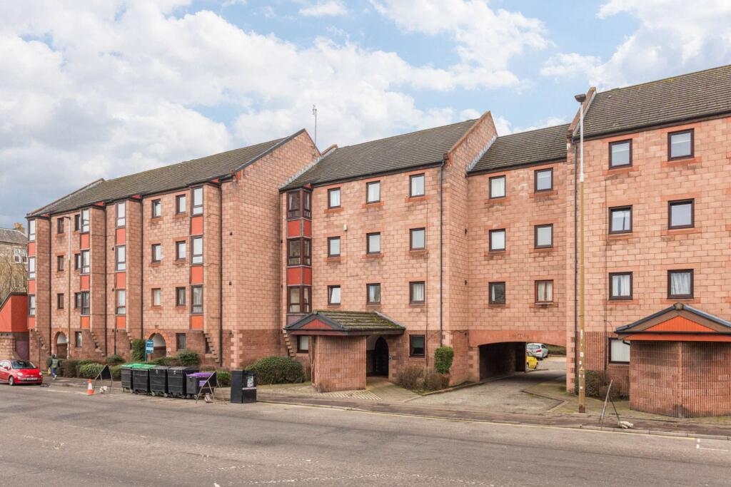 Main image of property: 380/6 Easter Road, Edinburgh, EH6 8JW