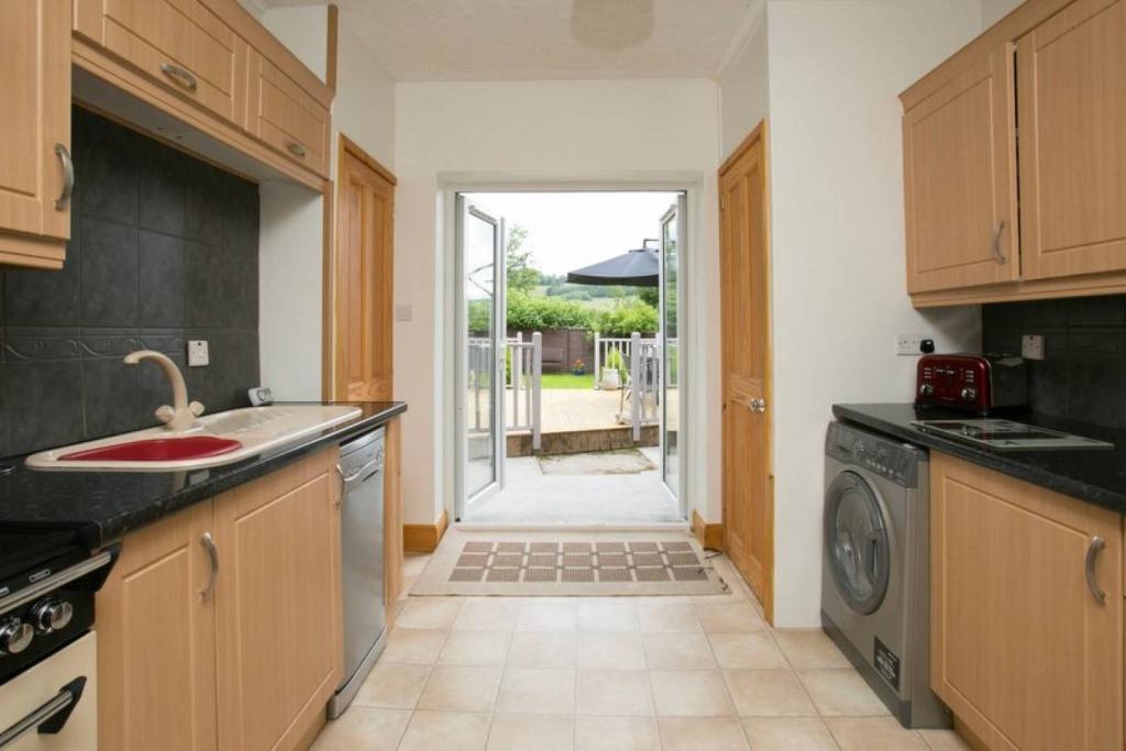 3 bedroom semidetached house for sale in 19 Kilncroft, , Selkirk, TD7